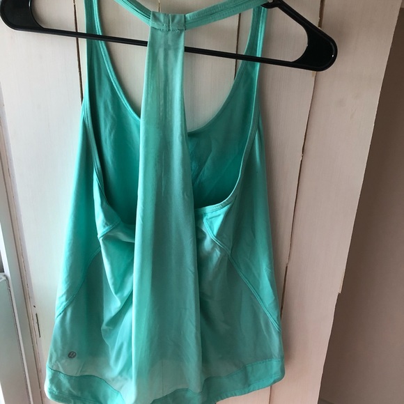 Lulu work out top - Picture 2 of 3